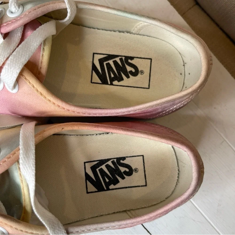 Vans Sneakers Aura Shift Multicolor True White Womens Size 8 Sneakers canvas